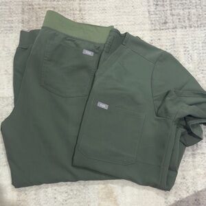 🩺Women’s Figs Moss Scrub Set. Size M•MP🩺